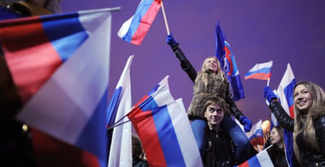 El Kremlin adoctrina a su servicio a miles de jóvenes rusos
