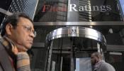 Fitch baja dos escalones la solvencia del Santander y BBVA