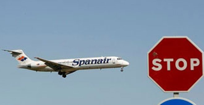 Spanair confirma el cese total de operaciones y deja de volar