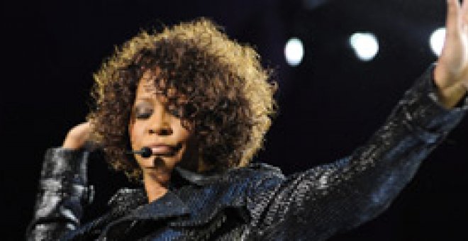 El cuerpo de Whitney llega a Newark para su funeral