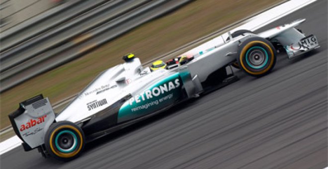 Rosberg estrena triunfo y Alonso pierde el liderato