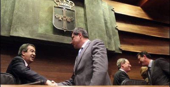 Constituido el Parlamento asturiano con 44 escaños