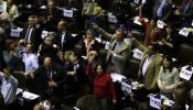 El Parlamento argentino aprueba la toma de control de YPF