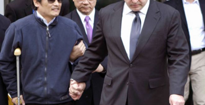 China permite al disidente Chen Guangcheng viajar a EEUU