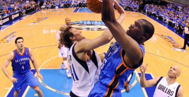 Los Thunder dejan noqueados a los campeones