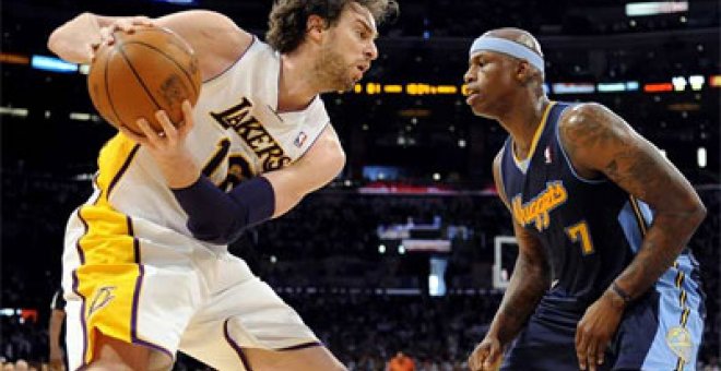 Los 16 puntos de Gasol no impiden la primera derrota de los Lakers