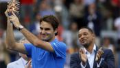 Federer, rey de la pista azul