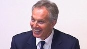 Gritos a Blair en su comparecencia: "¡Es un criminal de guerra!"