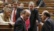 El PSOE finalmente se abstiene en la segunda reforma financiera del PP
