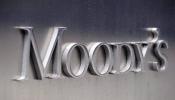 Moody's rebaja en tres escalones la calificación de España