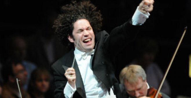 Dudamel cierra su gira en Madrid con una noche mágica y 'roja'