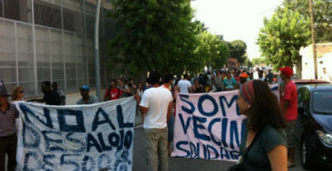 Un barrio de Barcelona, contra el desahucio de 300 senegaleses