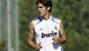 Mourinho deja a Kaká en Madrid