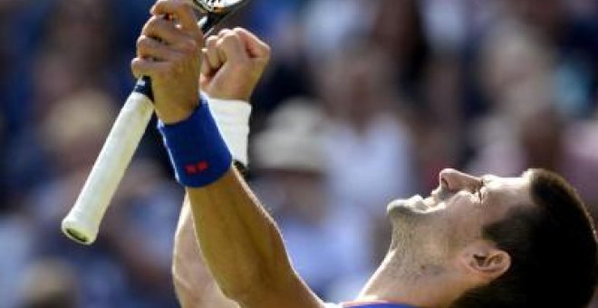 Djokovic, en semifinales tras fulminar a Tsonga