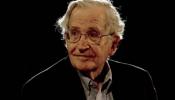 Chomsky prefiere los 'ilusionistas' a los indignados