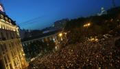 Miles de personas hacen oír de nuevo sus quejas frente al Congreso