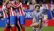 El Atlético aguanta el ritmo del líder en un duelo incómodo