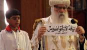 Un niño con los ojos vendados elige al nuevo papa copto