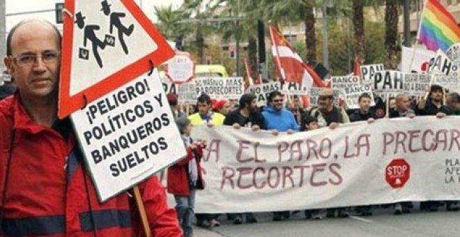 Casi el 44% de los españoles está en situación precaria, según los técnicos de Hacienda
