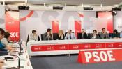 El PSOE planea esperar hasta el "entorno del verano" para renovar todo menos a sus dirigentes