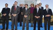 Los ex ministros de Aznar se aferran al dinero público