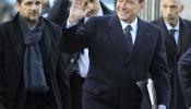 Berlusconi copa el protagonismo en el arranque de la cumbre