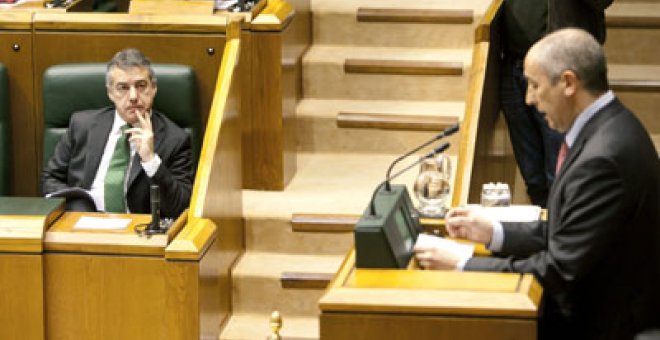 El Parlamento vasco aprueba la extra para los funcionarios