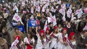 La derecha saca a centenares de miles de personas contra el matrimonio gay de Hollande