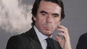 Aznar pide "ejercer la política con personas honradas"