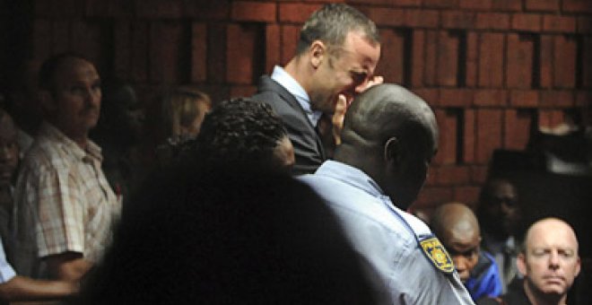 El tribunal mantiene a Pistorius en prisión preventiva hasta el día 19