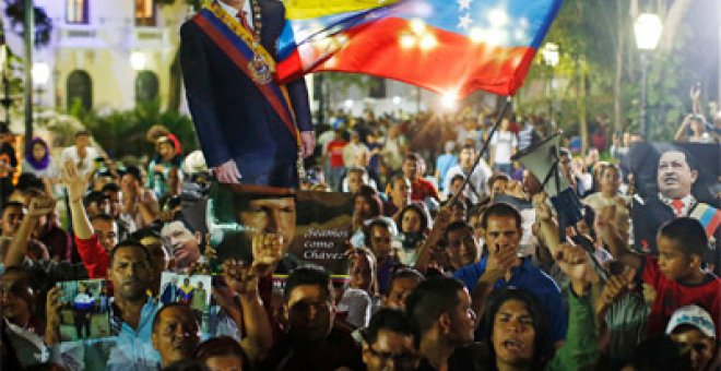 Capriles llama a la unidad de los venezolanos tras la muerte de Chávez