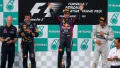 Vettel se impone en Malasia y Alonso abandona en la segunda curva
