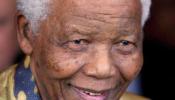 La neumonía no puede con Mandela, que abandona el hospital