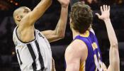 Primer golpe de los Spurs