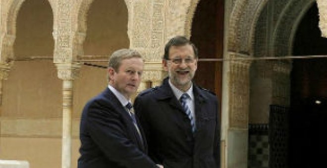 Rajoy recibe entre abucheos al primer ministro irlandés