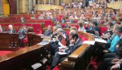 El PP abandona el Pleno del Parlament tras acusarlo de "insumisión"