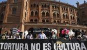 "Tortura no es cultura" frente a Las Ventas contra el maltrato animal