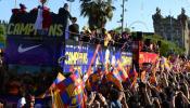 El Barça celebra con medio millón de personas la Liga
