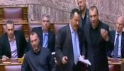 Expulsados diputados neonazis griegos al grito de "heil Hitler"