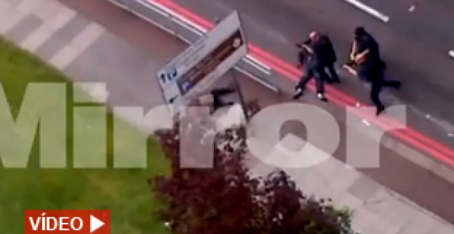 Un vídeo muestra cómo la Policía británica dispara a los asesinos del soldado