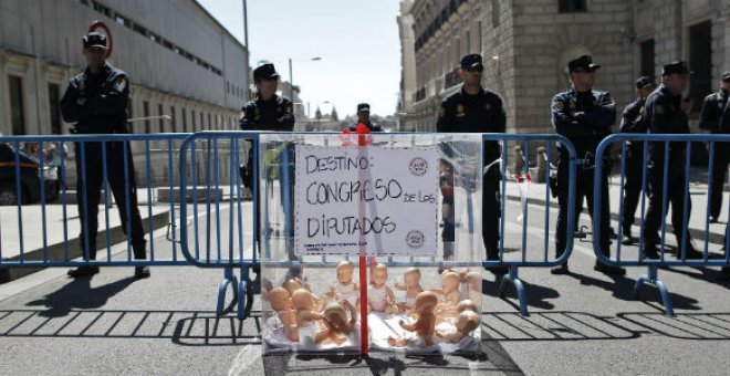 "Se busca canguro en el Congreso"