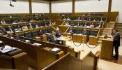 El Parlamento vasco se adhiere a la querella contra el franquismo con el rechazo del Partido Popular y UPyD