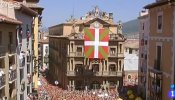 Una enorme ikurriña retrasa 20 minutos el chupinazo de los sanfermines