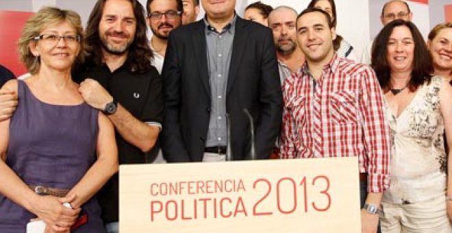 Rubalcaba atenderá la petición de Mas e irá a la Generalitat a presentar su reforma federal