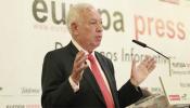 Margallo prefiere mirar a las "luces" de España en lugar de a los papeles de Bárcenas