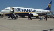 Ryanair niega que duplicara el precio de los vuelos a Santiago un día después de la tragedia del Alvia