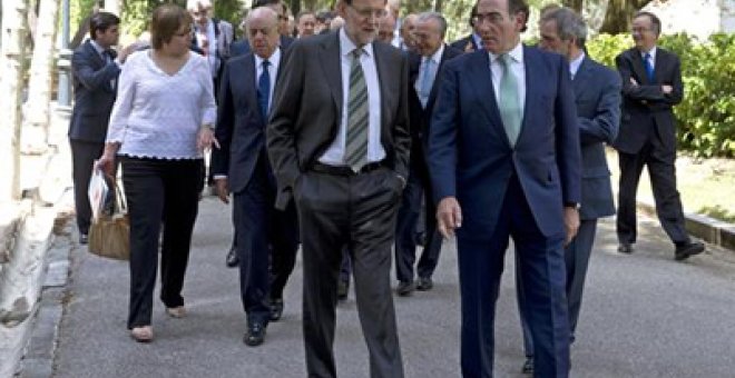Rajoy garantiza a los empresarios la estabilidad del país al frente del gobierno