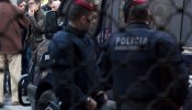 Apartan a 7 mossos que ocultaron su actuación cerca de la mujer que perdió un ojo