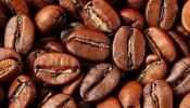 Chupar café en grano o masticar césped: mitos que no evitan el alcoholímetro