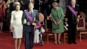 El rey de Bélgica abdica en su hijo forzado por los escándalos en la monarquía